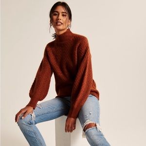 NWT Abercrombie & Fitch Cozy Mockneck Cableknit Sweater  Size Medium